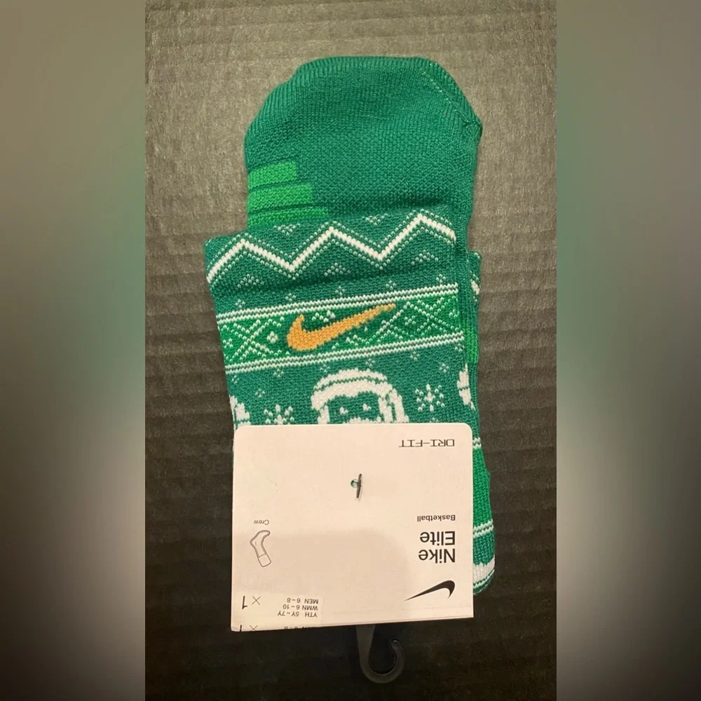 Nike Elite Dri-Fit‎ Christmas Crew Socks (Youth 5Y-7Y) (Woman’s 6-10) (Men 6-8)